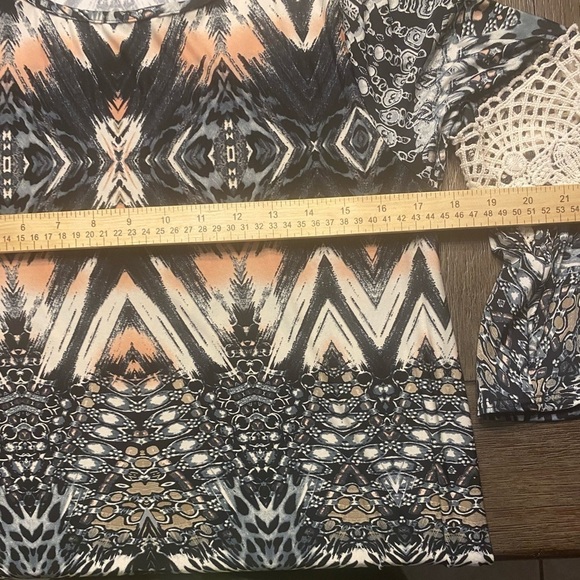 R Rouge Womens Size L Sheer Colorful Boho Tunic Blouse 3/4 Lace Bell Sleeves. - Picture 9 of 9